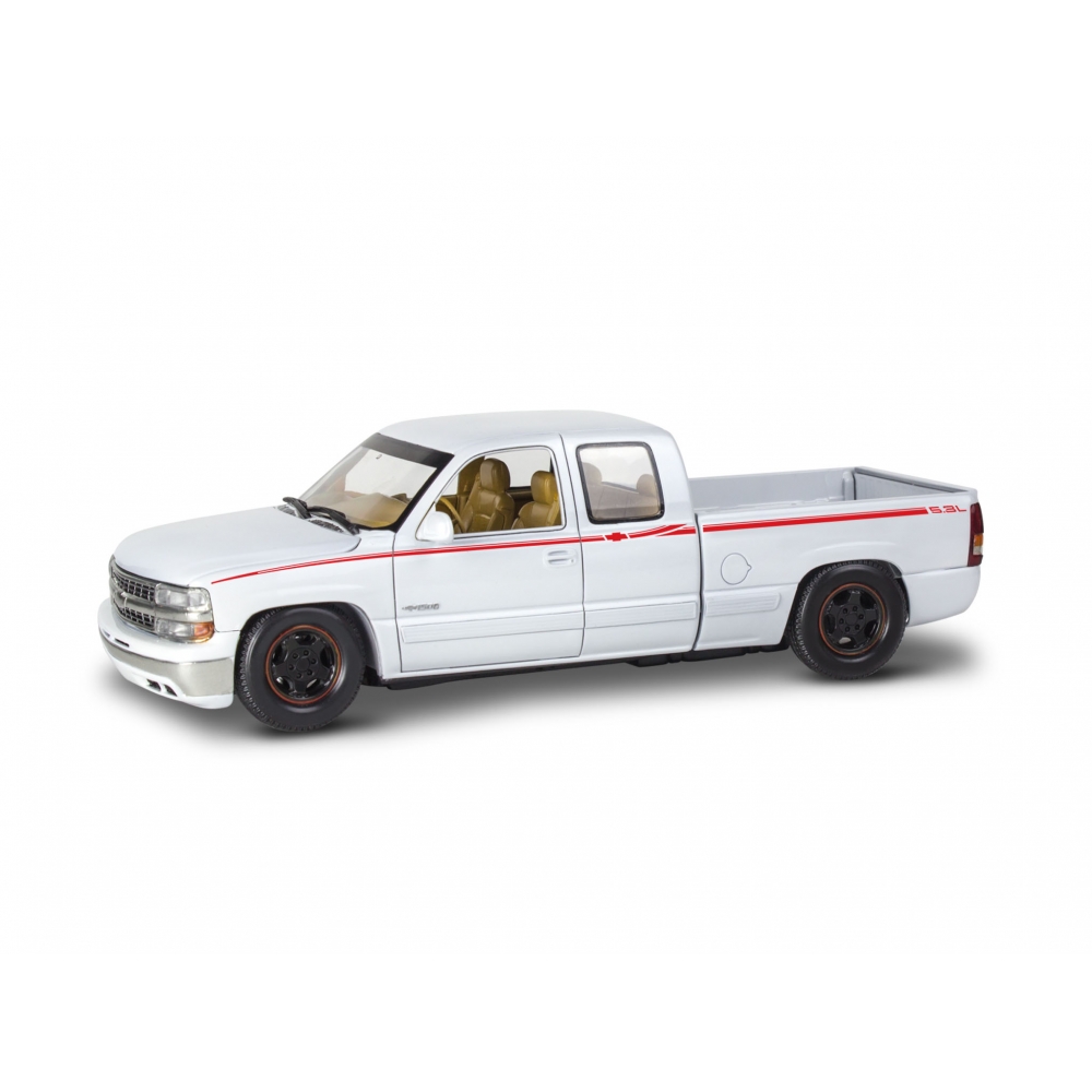 revell-liimitav-mudel-1999-chevy-silvera-3